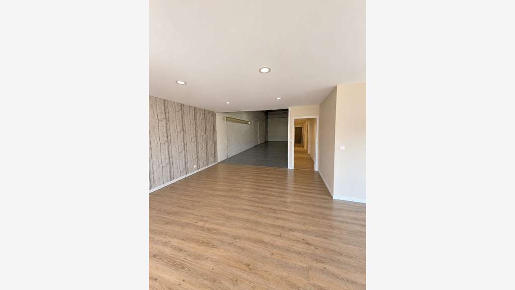 Loue local pro commercial 218m² Fontenay-sur Eure