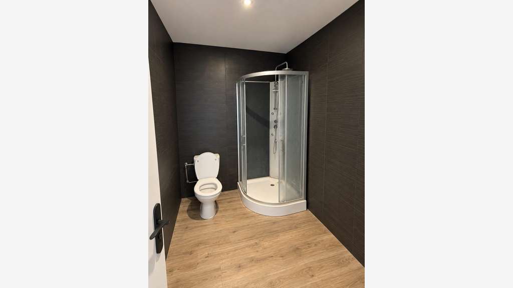 Loue local pro commercial 218m² Fontenay-sur Eure