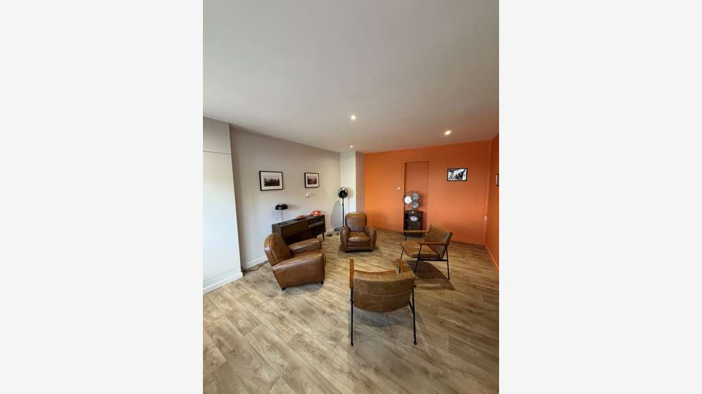 Loue local pro commercial 218m² Fontenay-sur Eure