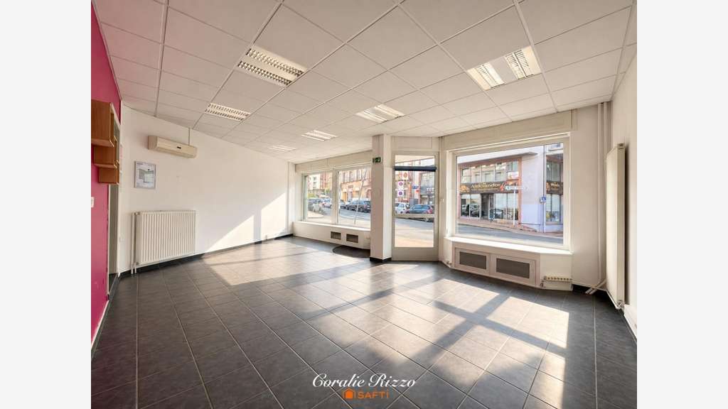 A louer local commercial 90m² emplac N°1 Forbach