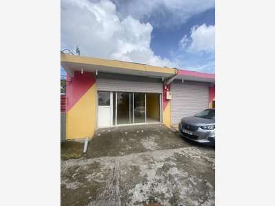 A louer local commercial de 220m² à Fort de France
