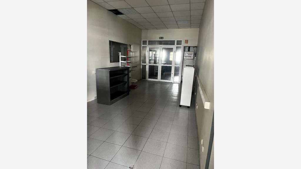 A louer local 188m² Fort de France Baie Tourelles