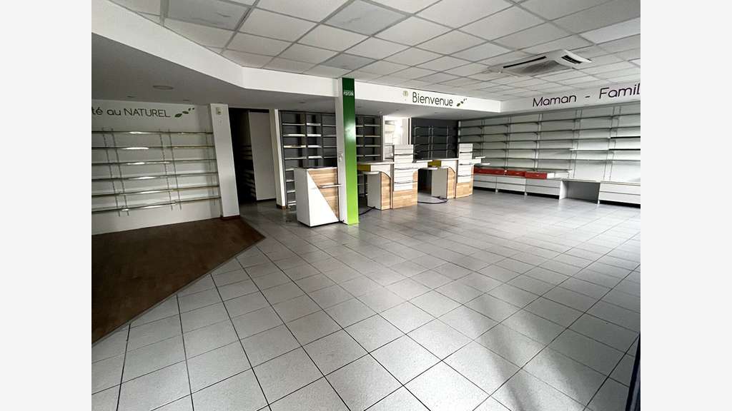 A louer local 188m² Fort de France Baie Tourelles