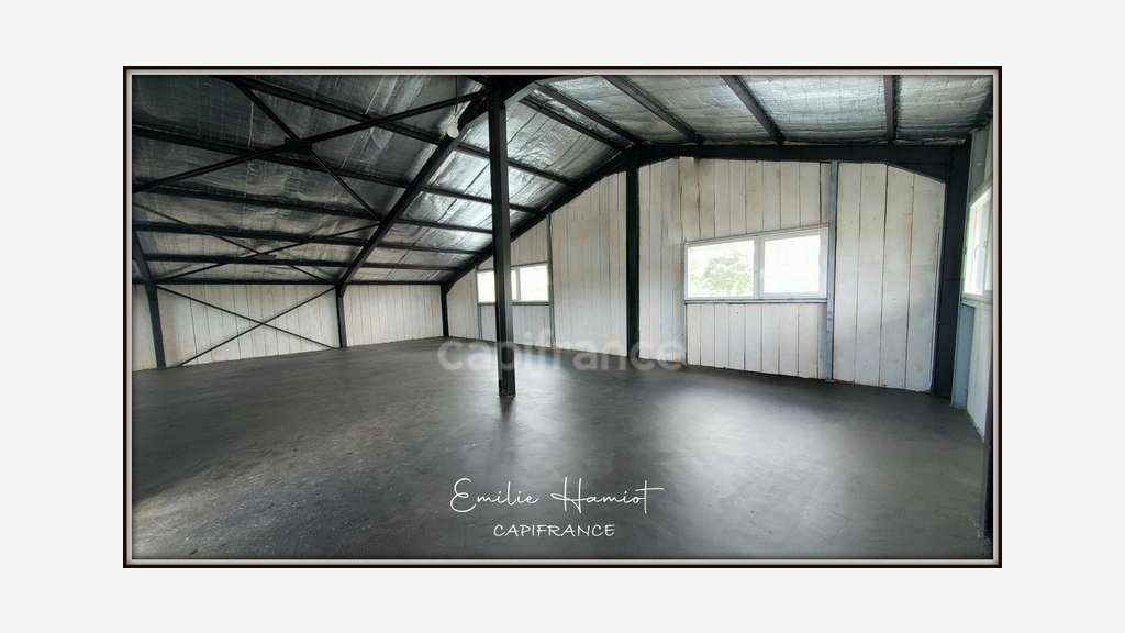 A louer local commercial neuf 130m² Fort de France
