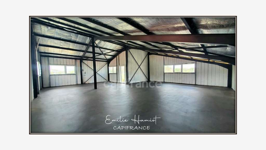 A louer local commercial neuf 130m² Fort de France