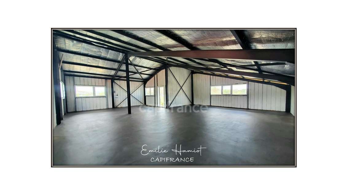A louer - Local commercial neuf - 130m² - Fort de 