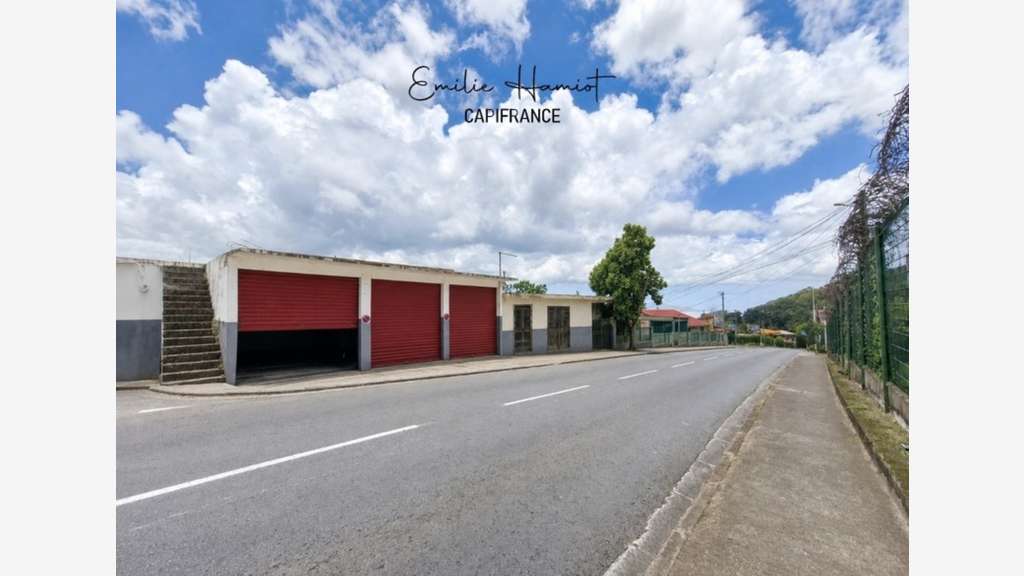 A louer - Local Commercial de 79m² - Route de