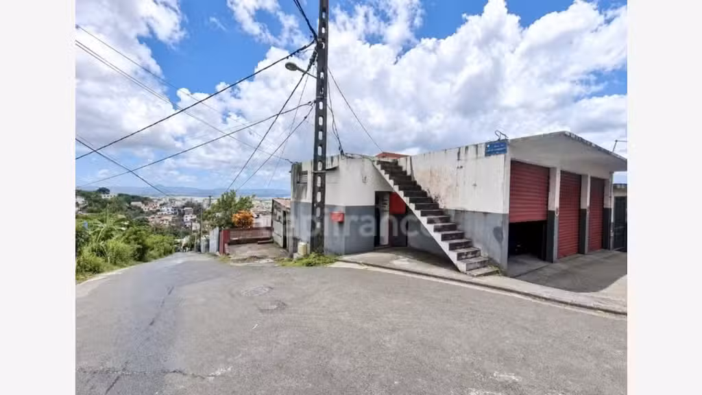 A louer local commercial de 79m² à Fort de France