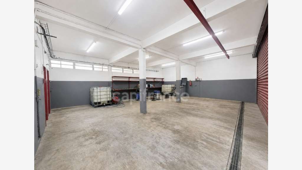 A louer local commercial de 79m² à Fort de France