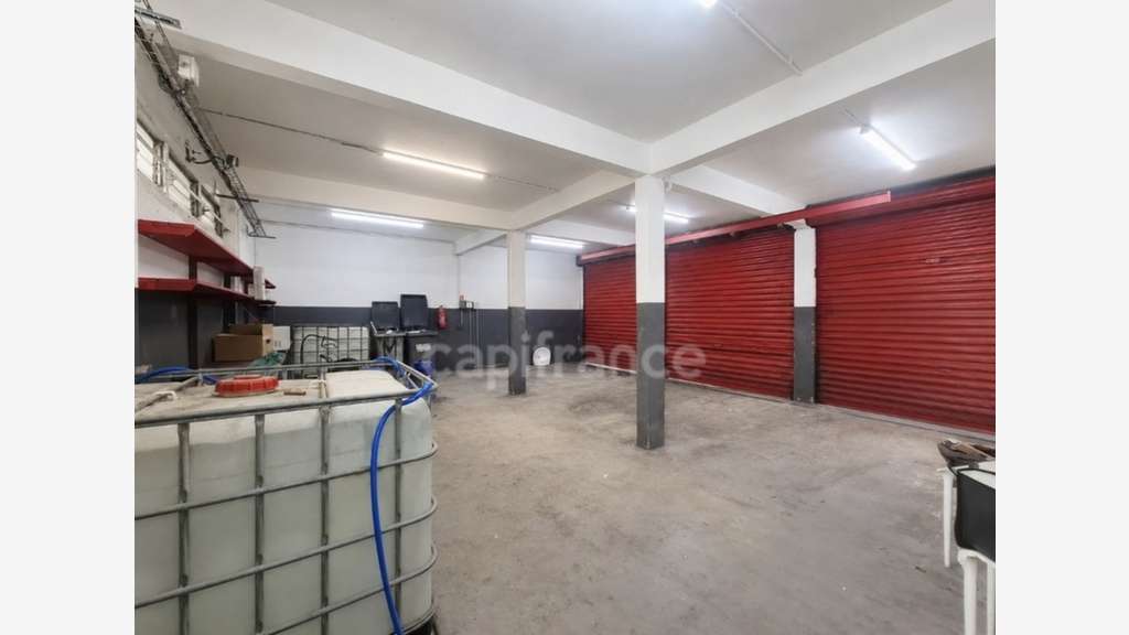 A louer local commercial de 79m² à Fort de France