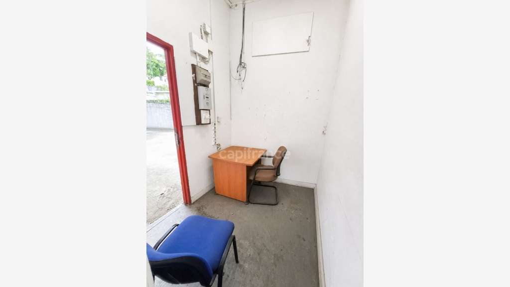 A louer local commercial de 79m² à Fort de France