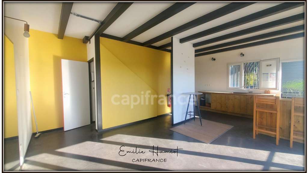 A louer - Local commercial en duplex - Fort de