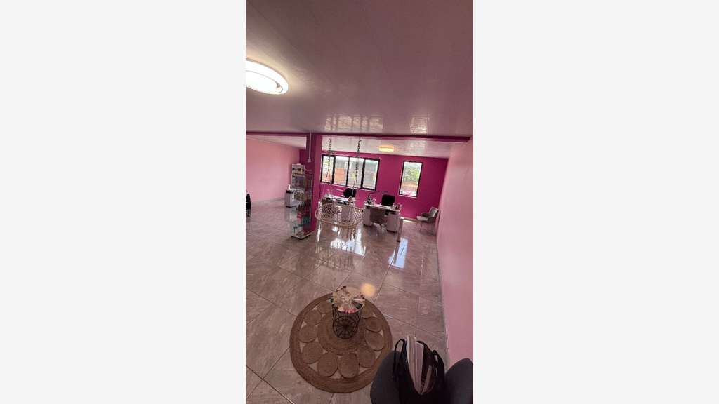 Loue local commercial de 55.60m² à Fort de France