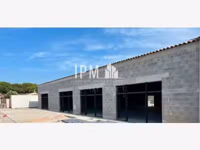A louer local commercial 102m² à Fos-sur-Mer