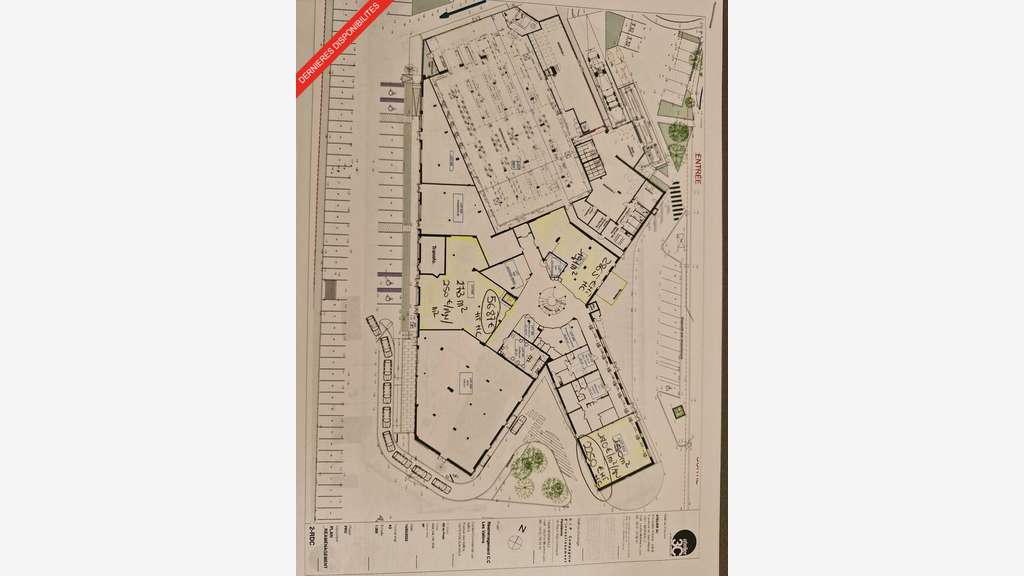 Local commercial neuf 191m² à louer à Fos-sur-Mer