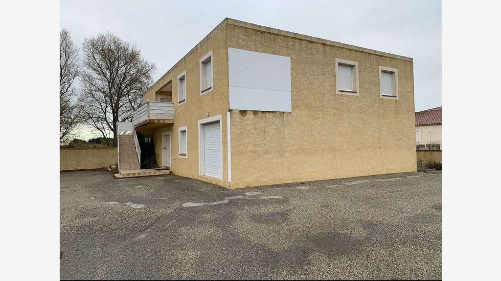 Location local commercial 16m² R+1 Fos-sur-Mer