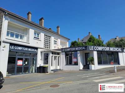 Location local commercial de 413m² à Fougères