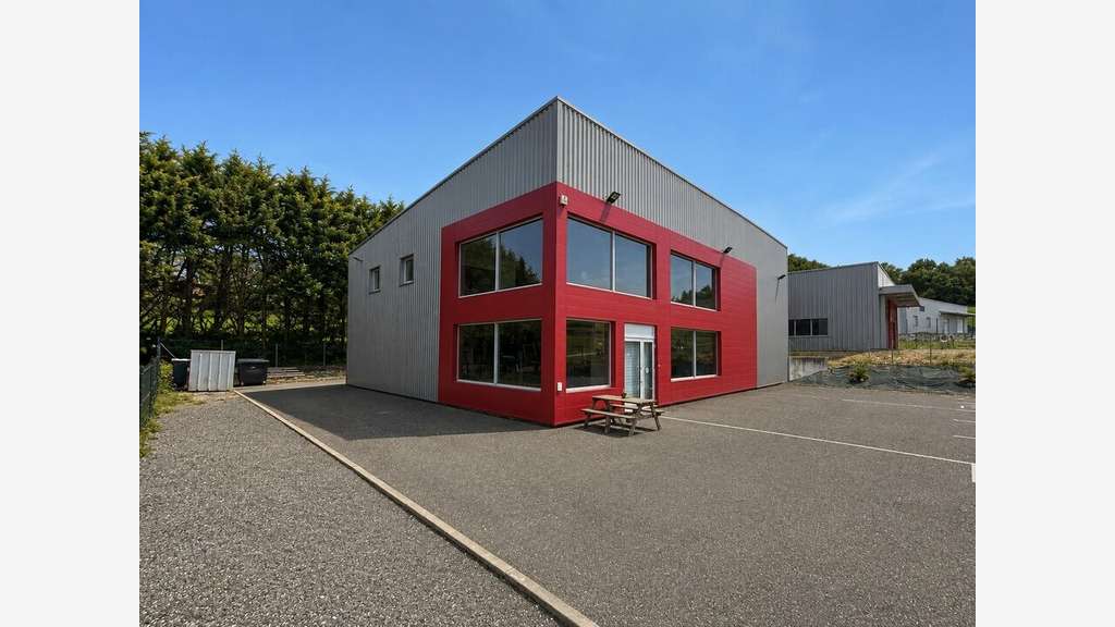 FOULAYRONNES - LOCAL COMMERCIAL à louer
