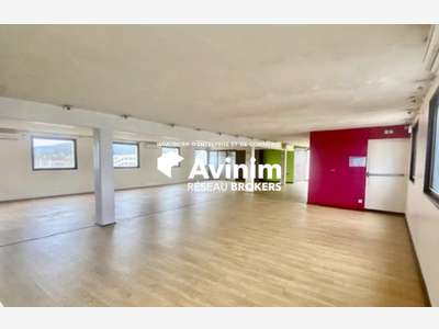 A louer local 270m² zone commerciale Franconville