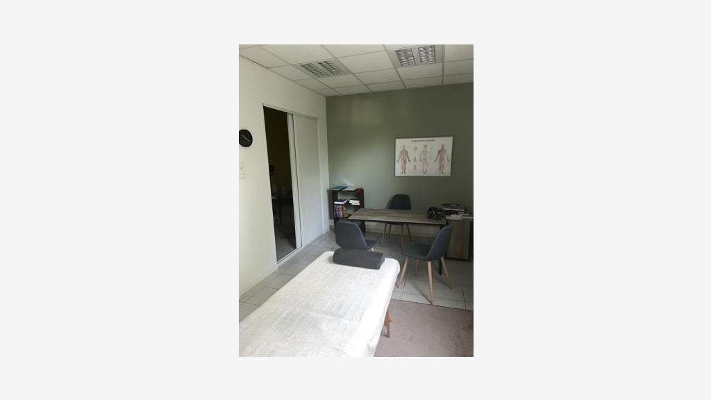 A louer boutique 70m² bon état général à Frangy