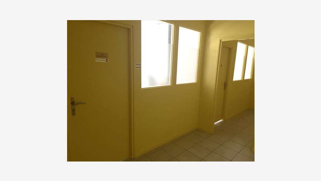 A louer boutique 70m² bon état général à Frangy