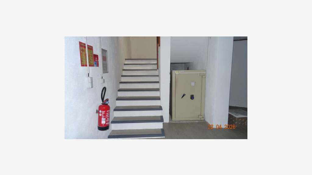 A louer boutique de 160m² + sous sol Frangy centre
