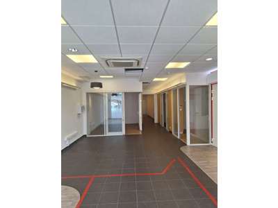 Location Locaux commerciaux - Boutiques à Fréjus