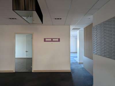 A louer local commercial 293m² à Fréjus proche N7