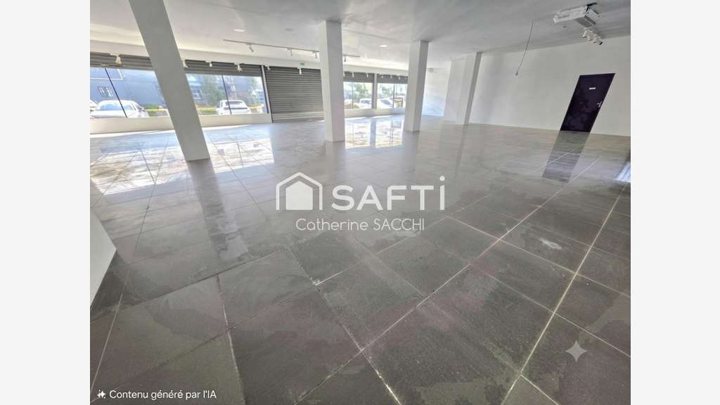 Local 287m² secteur très fréquenté à Fréjus