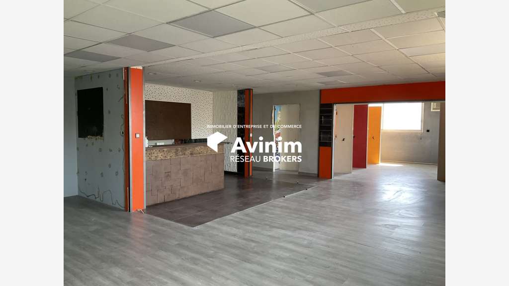 Local commercial 1630m² ZA Lapalud à Fréjus