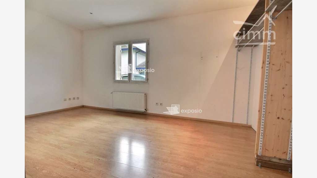 Location local commercial 78m² Grésivaudan Froges