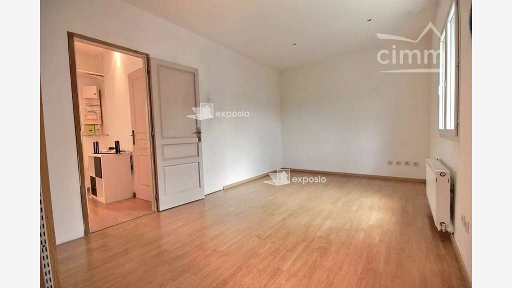 Location local commercial 78m² Grésivaudan Froges