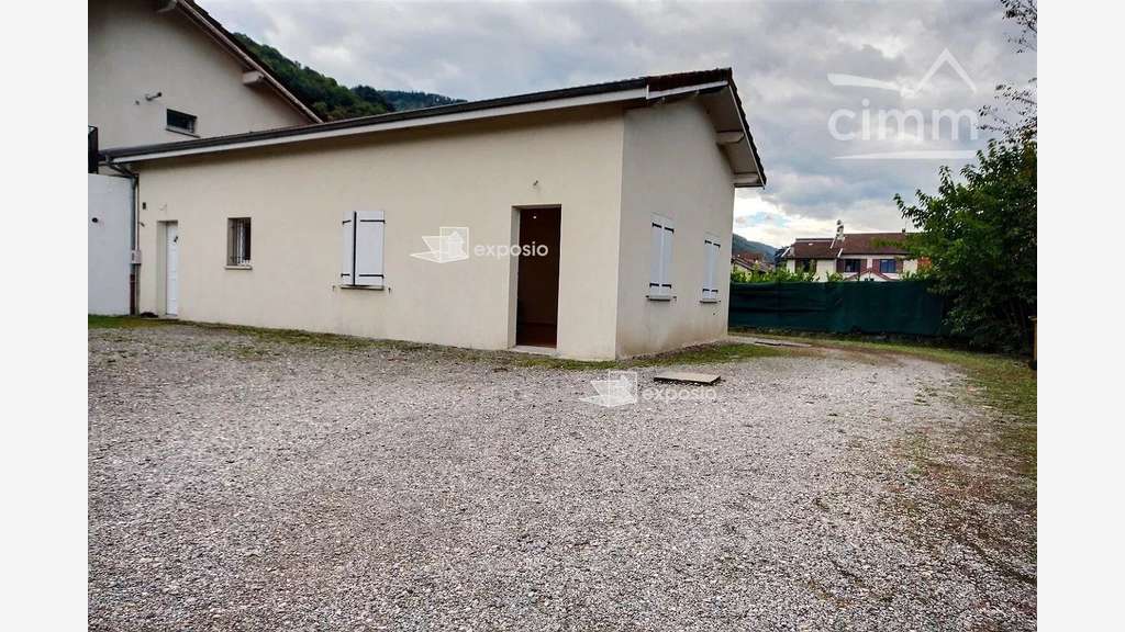 Location local commercial 78m² Grésivaudan Froges