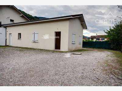 Location local commercial 78m² Grésivaudan Froges