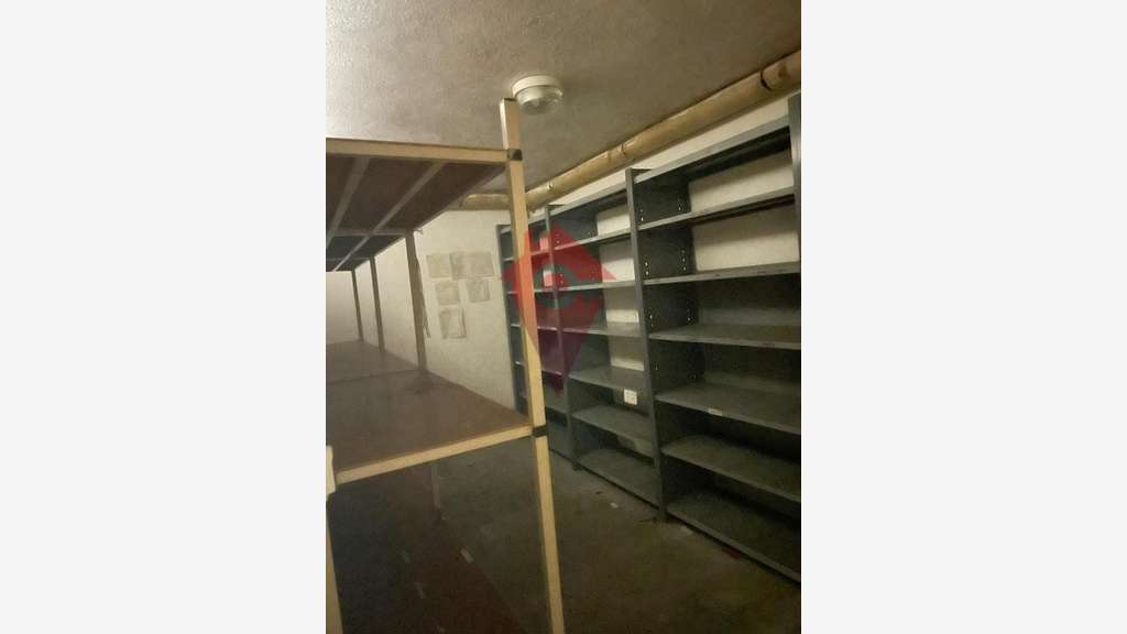 Local commercial de 277 m2 à louer Disponible au