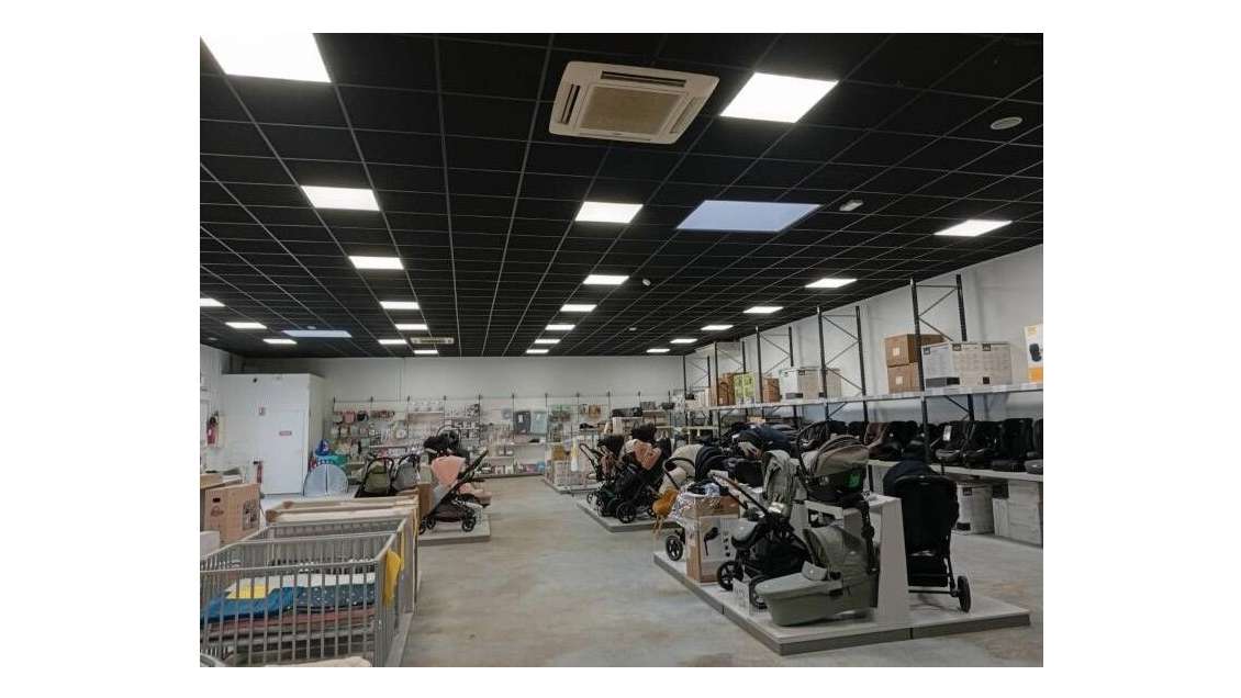 Location local commercial 551m² Givors ZAC