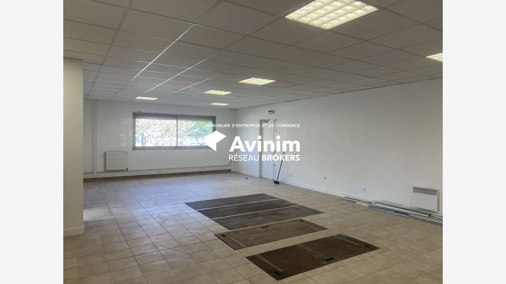 Local d'activité 190m² à louer à Gometz-la-Ville