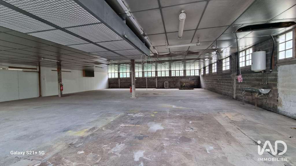 A louer local professionnel de 430m² à Gondreville