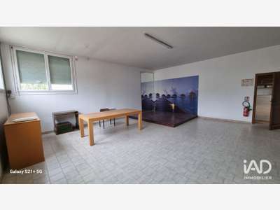 A louer local commercial de 1310m² à Gondreville