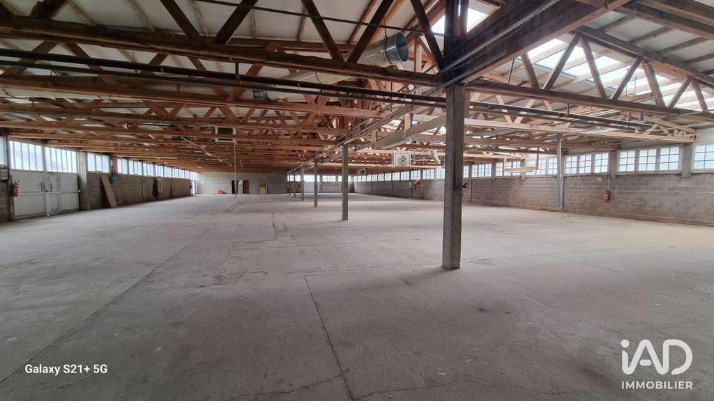 A louer local commercial de 1310m² à Gondreville