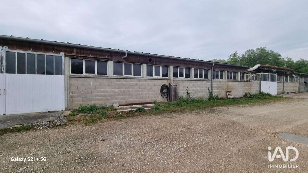 A louer local commercial de 1310m² à Gondreville
