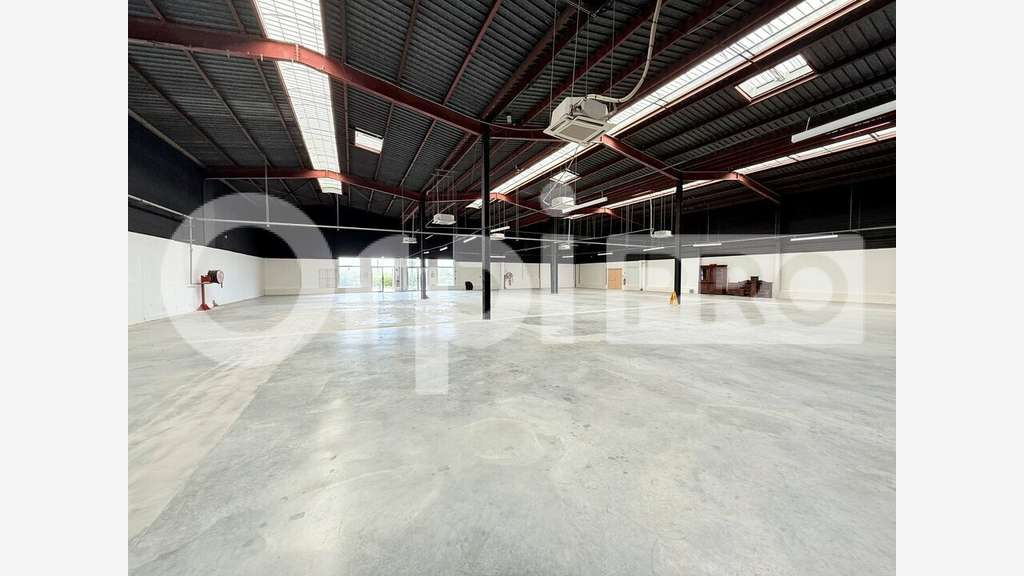A louer cellule 1145m² Retail Park de Gonfreville