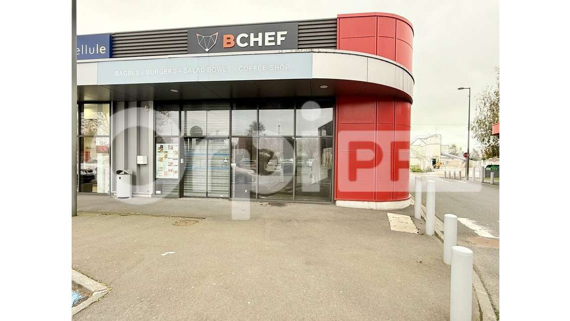 Local angle 132m² à louer retail park Gonfreville