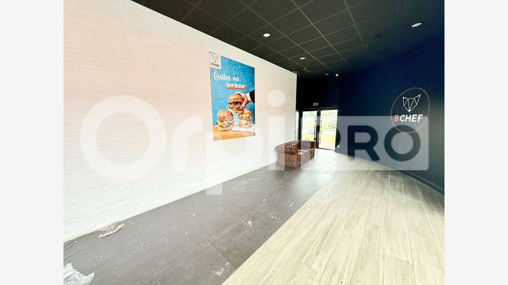 Local angle 132m² à louer retail park Gonfreville