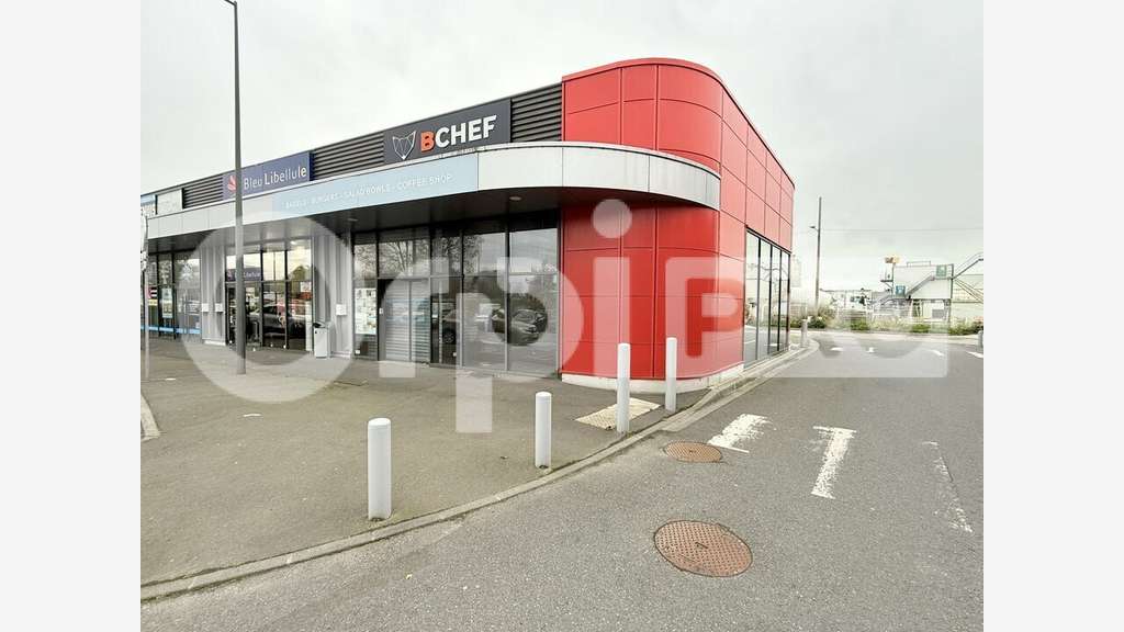 Local angle 132m² à louer retail park Gonfreville