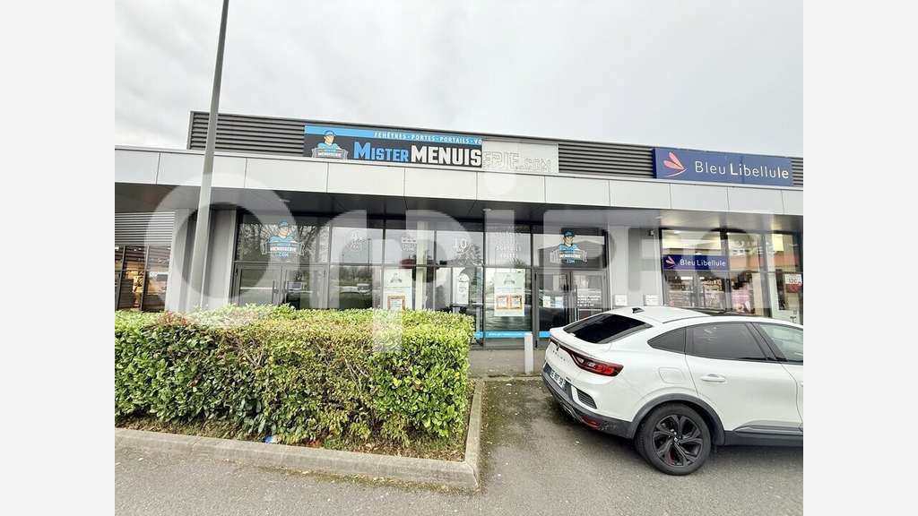 Cellule 218m² à louer retail park de Gonfreville