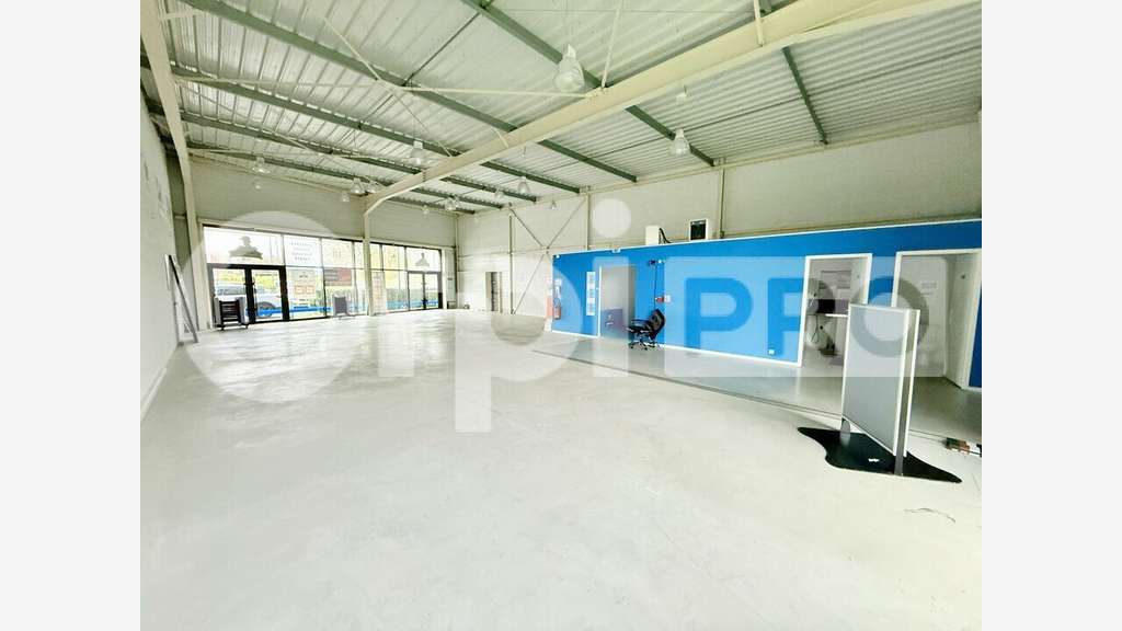 Cellule 218m² à louer retail park de Gonfreville