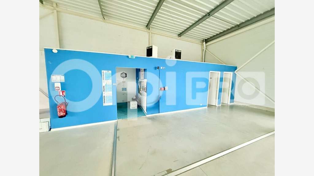 Cellule 218m² à louer retail park de Gonfreville