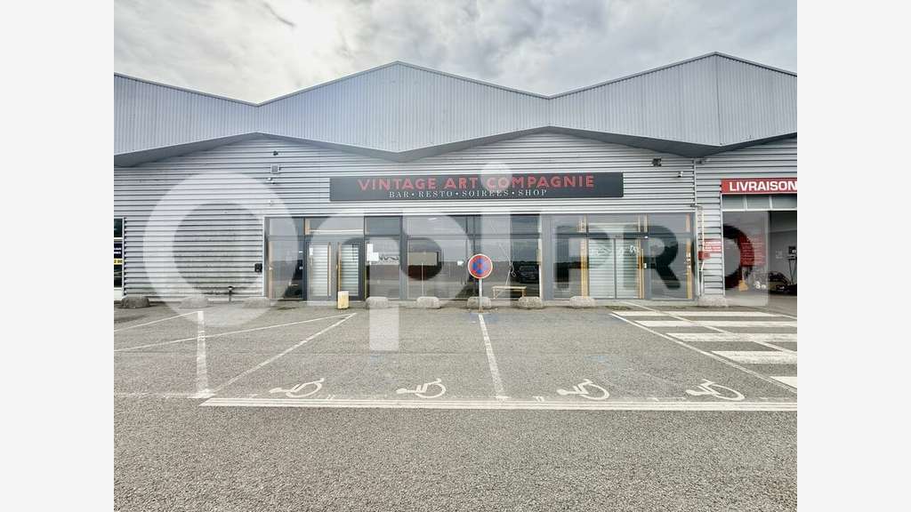 Loue local commercial 590m² à Gonfreville-l'Orcher