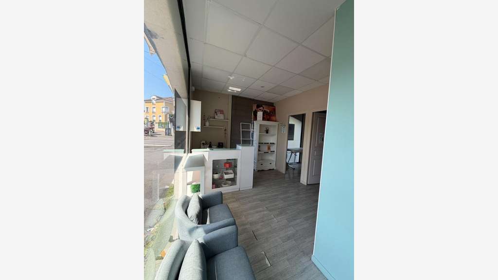 A louer local commercial 48m² à Gournay sur Marne
